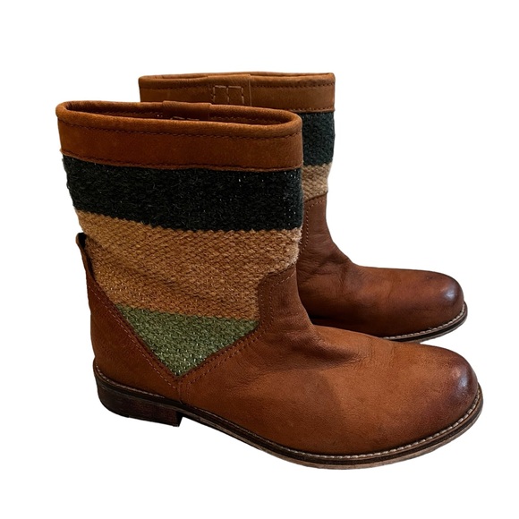 Seychelles Cowboy Leather and Woven Fabric Boots, Sz 10 - Picture 2 of 12